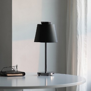 루미르4E 테이블램프 블랙 (LED 스틸 소재 무드등 / 스탠드 조명 / 수면등 / 침실등 / USB전원 / 4단계 밝기 조절)