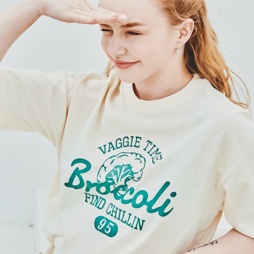 파인드칠린 F2022 브로콜리타임 티셔츠 우먼 오트밀